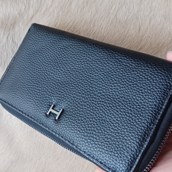Halston wallet - Picture 12 of 16